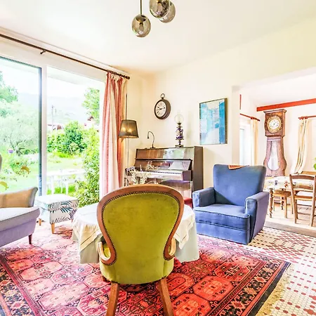 펜션 Chemin Des Carrieres By Interhome *